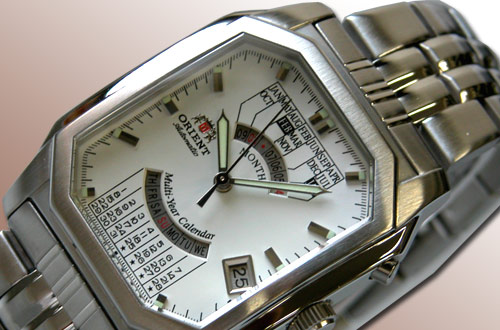 オリエント腕時計・万年カレンダー角型 南米モデル【送料無料】